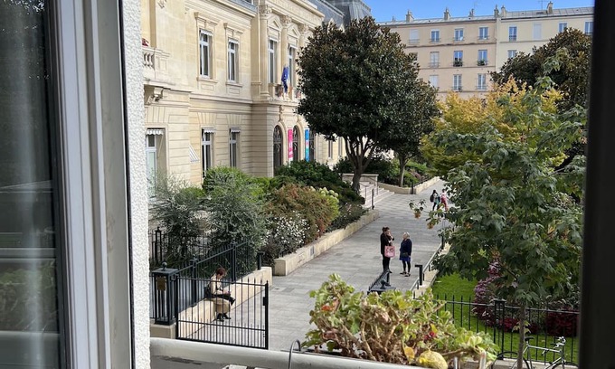 Clichy Apartment | Apartment 'Appartement Sans Vis À Vis' with Wi-Fi