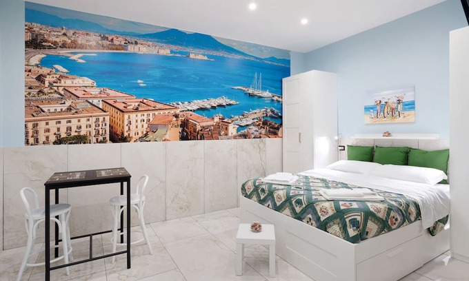 Montecalvario House | Holiday Home 'Casa Vacanza Alessandra' with Wi-Fi and Air Conditioning