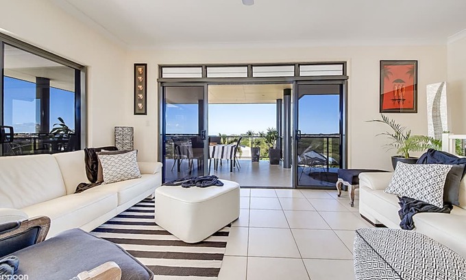 Yeppoon House | POOL WITH SEAVIEWS AND ENDLESS ENTERTAINING