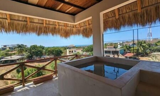 Barra de Colotepec Apartment | Seaview Penthouse; hot tub, pool