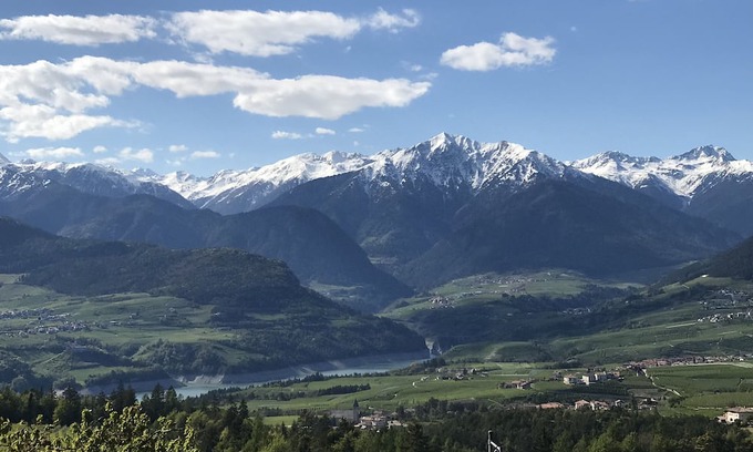Coredo Apartment | Mansarda Corgol con Vista sul Lago e Sulle Montagne, Ottimo per Famiglie