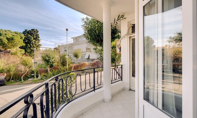 Adalar House | Sea View Retreat in Buyukada, 1 min to Ferry