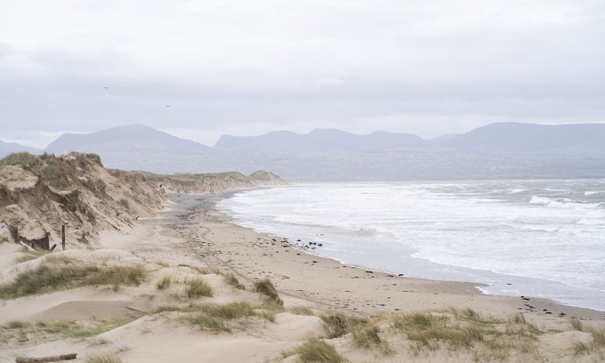 South Norwood Cottage | Swan (Alarch) - a glan morfa lodge that sleeps 6 guests in 3 bedrooms