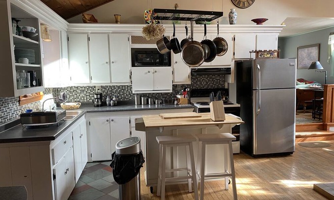 Belfast House | Cozy retreat in the Woods! 10 minutes to Belfast. 1 hour to Acadia. Pets OK.