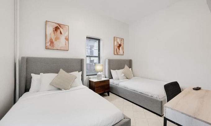 Bay Ridge House | City Escape: Charming Gem in Brooklyn's Vibrant Locale