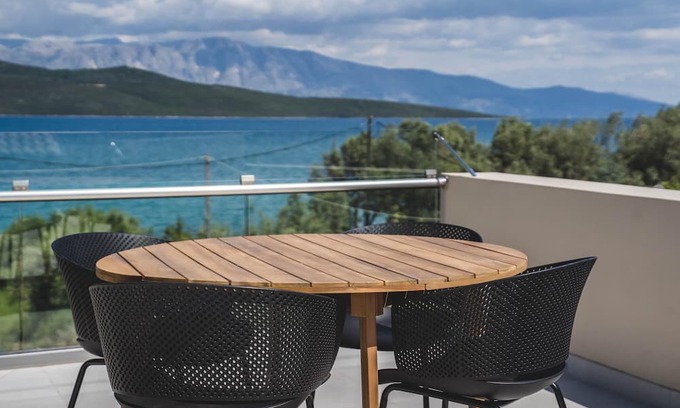 Episkopos Apartment | One-Bedroom with Attic Apartment Sea View