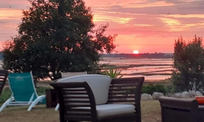 Alqueidao Apartment | Apartment 'Quinta Do Pôr Do Sol' with Mountain View, Shared Garden and Wi-Fi