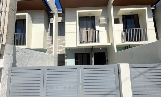 Dumaguete House | Cattleya by Elle's Place near Dumaguete Airport - 2BR with Kitchen