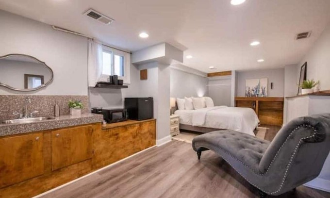 Uptown House | Explore CO - Downtown lower unit