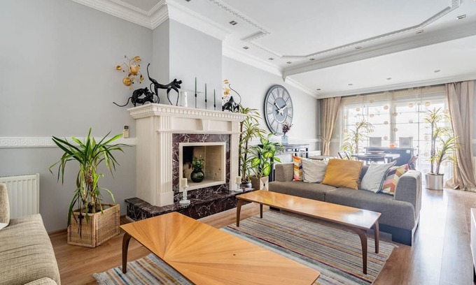 Osmanbey Apartment | Missafir Exclusive Flat with Terrace in Nisantasi