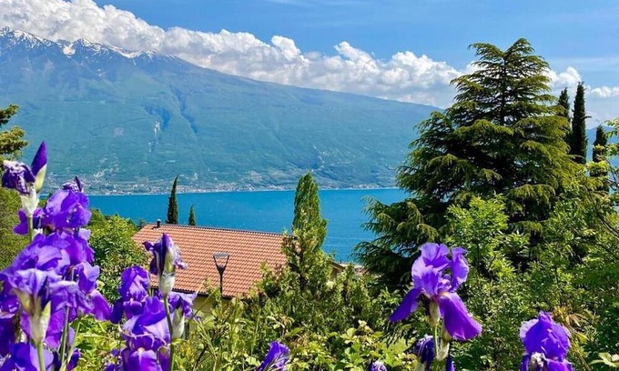 Aer Apartment | Apartment 'Elisa' with Lake View, Private Terrace and Wi-Fi