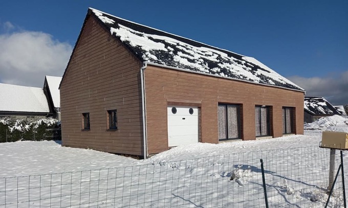 Besse-en-Chandesse Ski Chalet | Chalet 6 Personnes a la Montagne a 3 mn de Besse en Auvergne