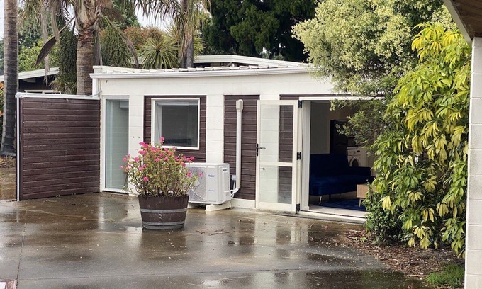 Tauranga South House | Discover our newly renovated bay-view studio!