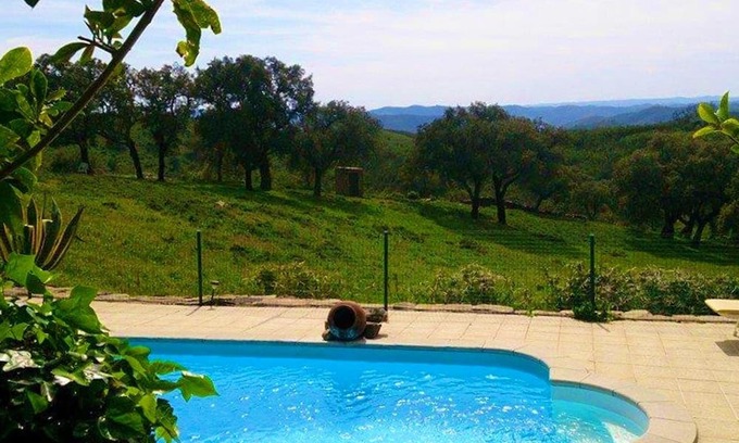 Sao Barnabe House | Homerez - Spacious house for 5 ppl. with shared pool at Almodovar