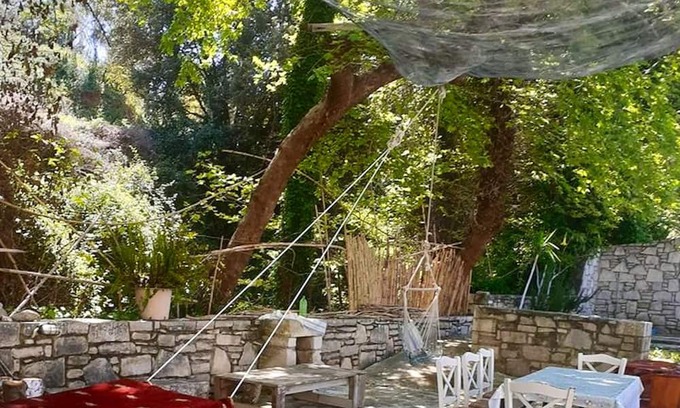 Platanias Villa | Homerez - Villa for 8 ppl. with swimming-pool, jacuzzi and garden at Κυπάρισσος