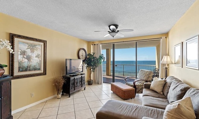 Orange Beach Condo | Beachfront|Amazing Views|Indoor Pool|7th Floor