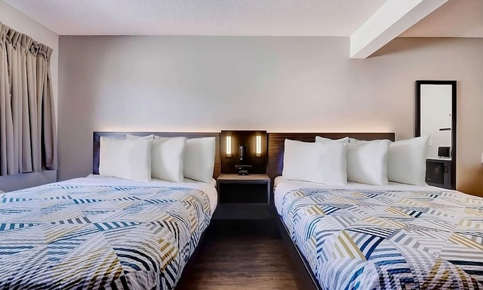 Rock Springs House | 4 Convenient Units! Short Drive to White Mountain Golf Course, Free Parking