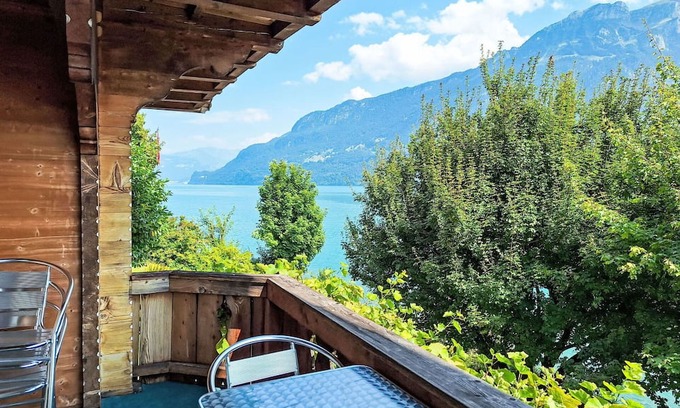 Niederried bei Interlaken House | Nice apartment in villa for 4 guests with WIFI, TV, balcony and panoramic view