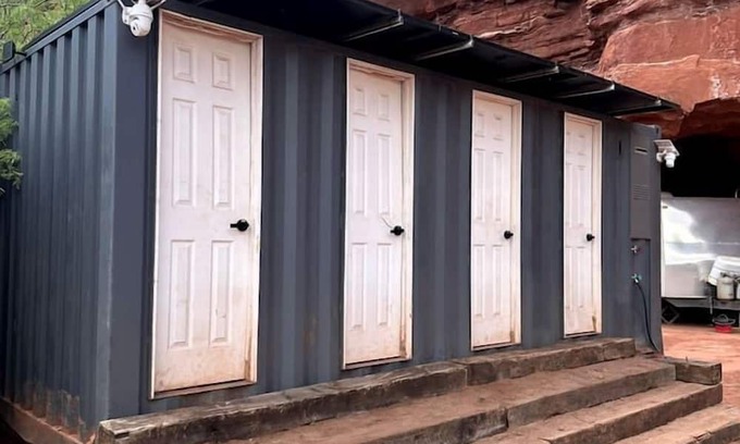 Moab Cabin | Dreamy Cave for Adventure Lovers with Incredible Night Sky Views and Close to Awesome Outdoor Activities in Moab, utah