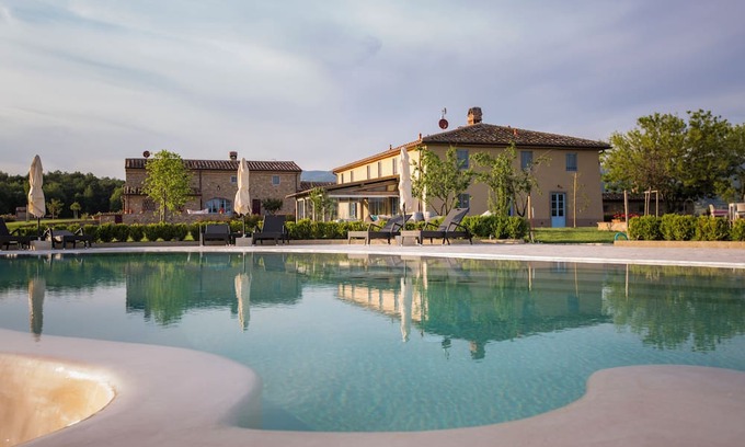 Scarperia e San Piero House | Estate with pool and vineyard in the Tuscan countryside, Mugello, near Florence