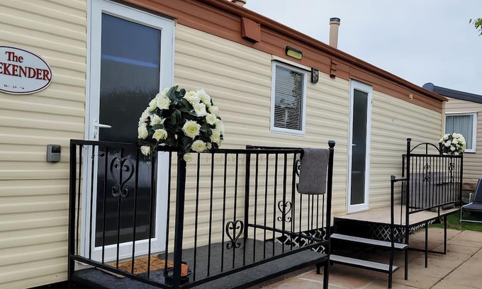 Towyn Cottage | MILLERS COTTAGE CARAVAN PARK - HOLIDAY ACCOMMODATION 18845 in Abergele