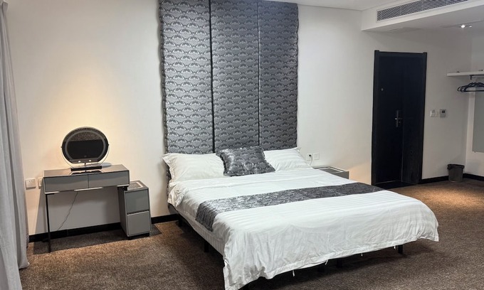 Sukhbaatar Apartment | Executive 2 bedroom apartment-king size bed in the center of city