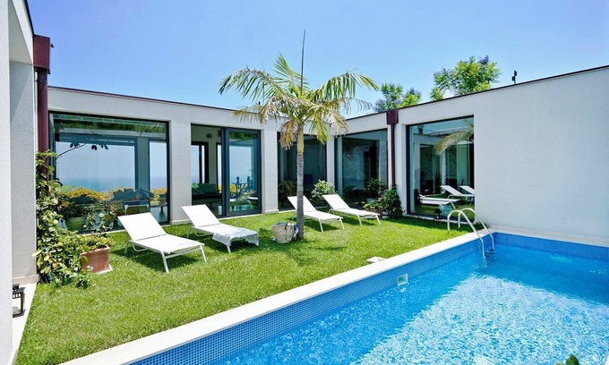 Coste Villa | Camelia - Three Bedroom Villa, Sleeps 6