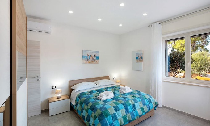 Paestum Apartment | Holiday Home 'Paestum Eden' with Sea View, Wi-Fi and Air Conditioning