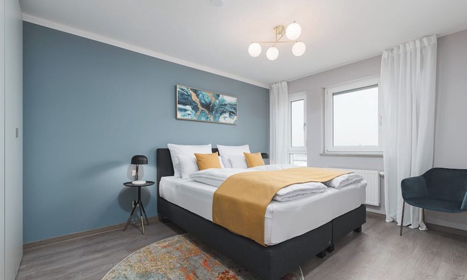 Leinfelden-Echterdingen Apartment | Deluxe apartment for up to 6 people I Near the trade fair and airport