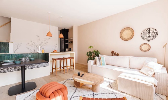 Ath House | Design house with garage 11 km Pairi Daiza