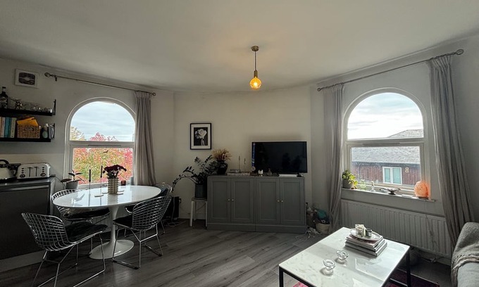 Bow Apartment | Chic 1BDR Flat in Restored English Pub Est London