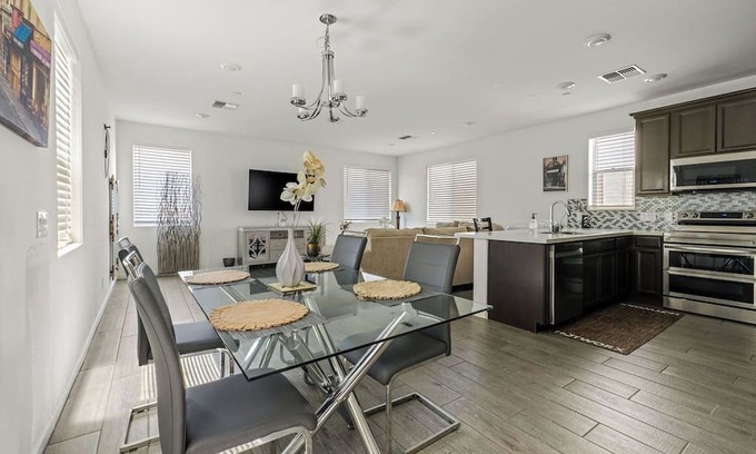 Tesuque At Gila Springs House | 3 Bedrooms 3 Baths New Build House In Chandler W/Community Pool & Hot Tub