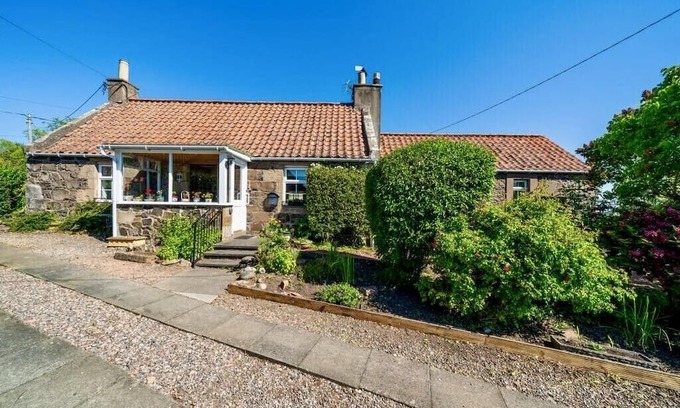 St. Andrews Cottage | Spacious family-friendly cottage within hillside village