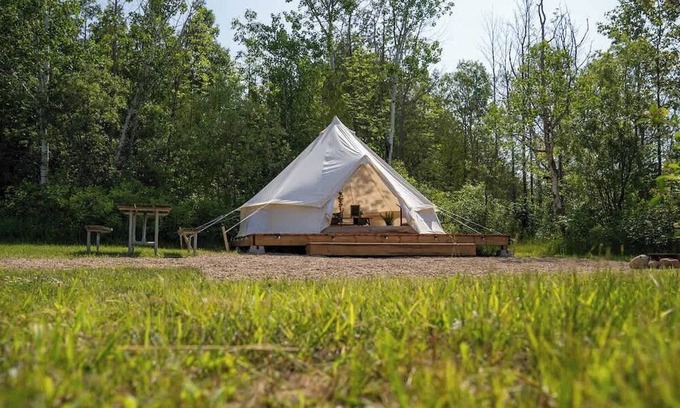 Miller Lake House | "Wanderer" tent near Tobermory