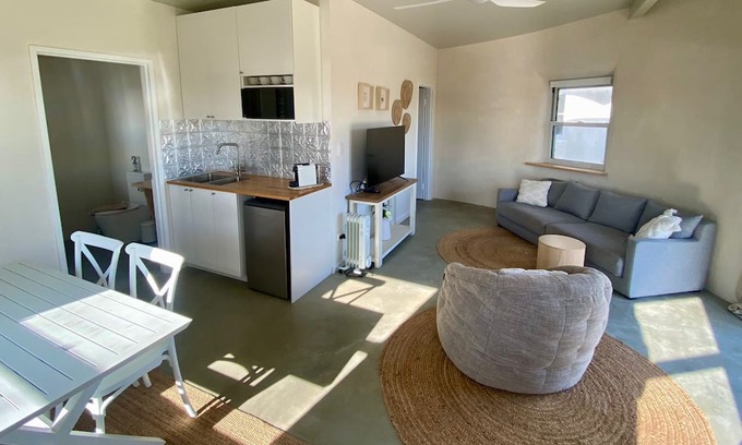 Bremer Bay Ski Chalet | EXPERIENCE SERENITY IN A UNIQUE STRAWBALE RETREAT WITH BREATHTAKING VIEWS