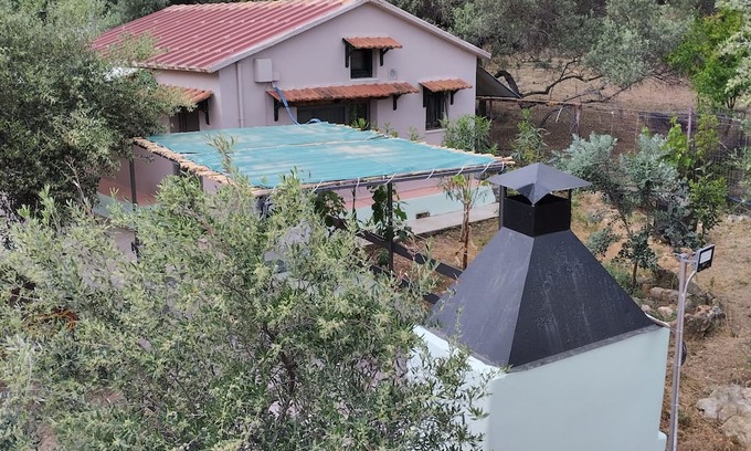 Agia Cottage | The Cottage is non-smoking , has an outdoor dining area, barbecue and a garden.