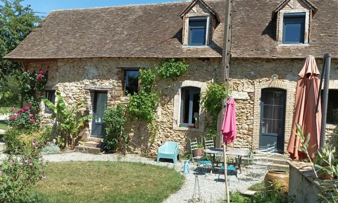Neuville-sur-Sarthe Villa | Country house for the 24h, 10 minutes from Le Mans