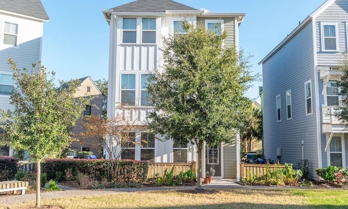 North Charleston House | The Newman Premier: Luxury 4br Park Circle Home