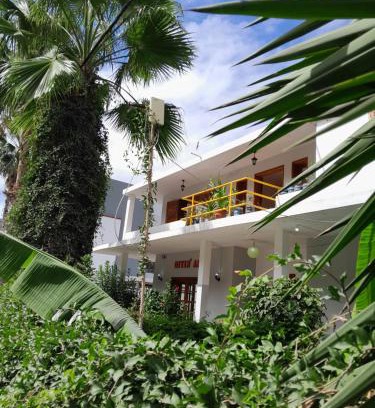 Ribeira Grande Bed & Breakfast | Divin Art B&B