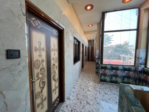 Varanasi Bed & Breakfast | SDM Guest house & Banquet Hall