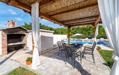 Lovinac House | Holiday Home Mell